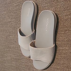 Vionic sz 7 light blue  gray slides sandals